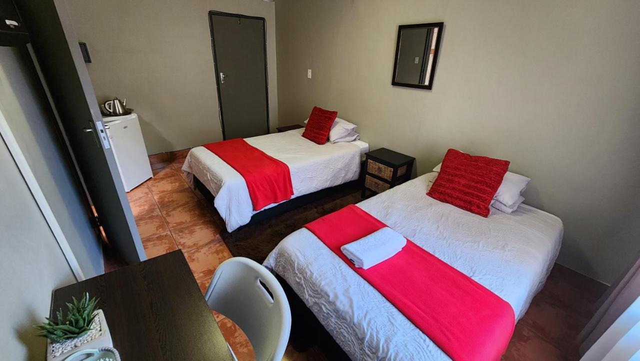 Casa Feliz Hotel Мокопане Екстериор снимка