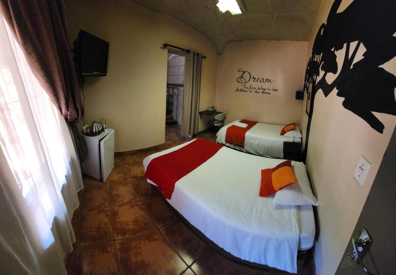 Casa Feliz Hotel Мокопане Екстериор снимка