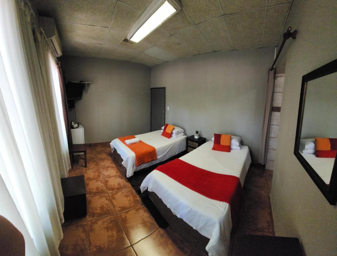Casa Feliz Hotel Мокопане Екстериор снимка